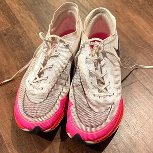 Nike Mens Size 8 White and Pink Athletic Shoes Zoomx